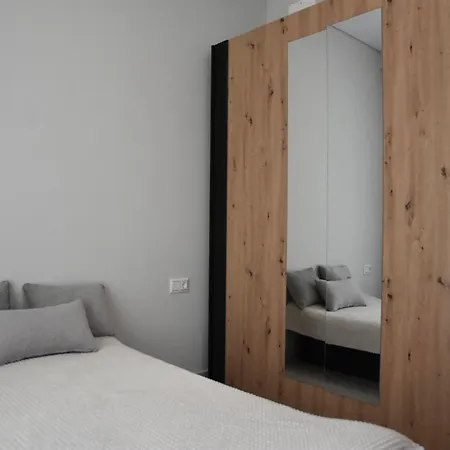 Two Bedroom Tatiana In Apartment *